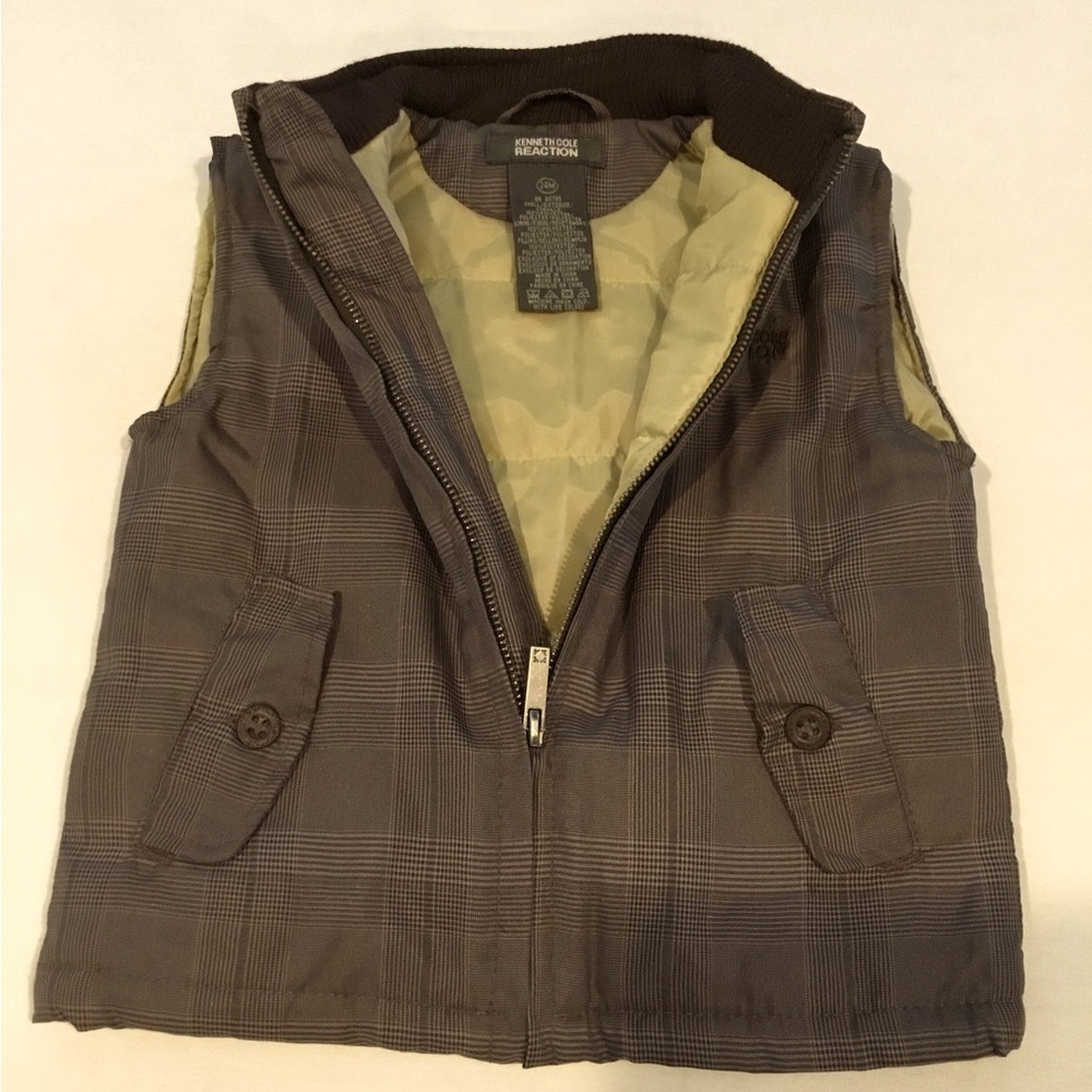 24 M KENNETH COLE VEST. 7​